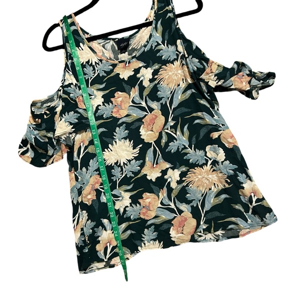DAYTRIP Floral Flutter Sleeve Cold Shoulder Tulip Back Top L - Picture 11 of 15